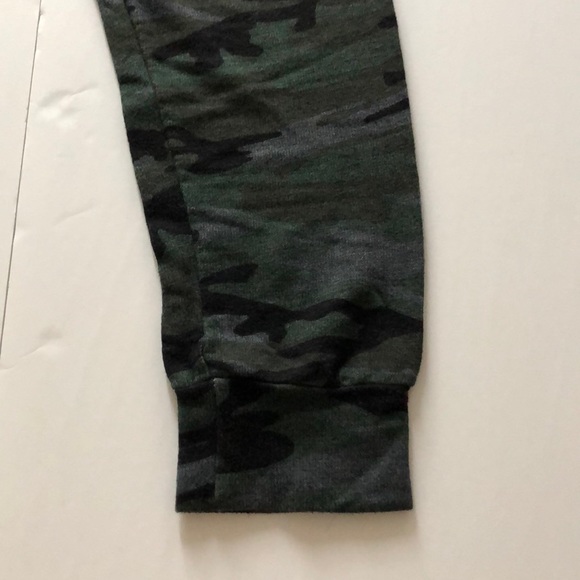 Sundry Sweats - Picture 3 of 8